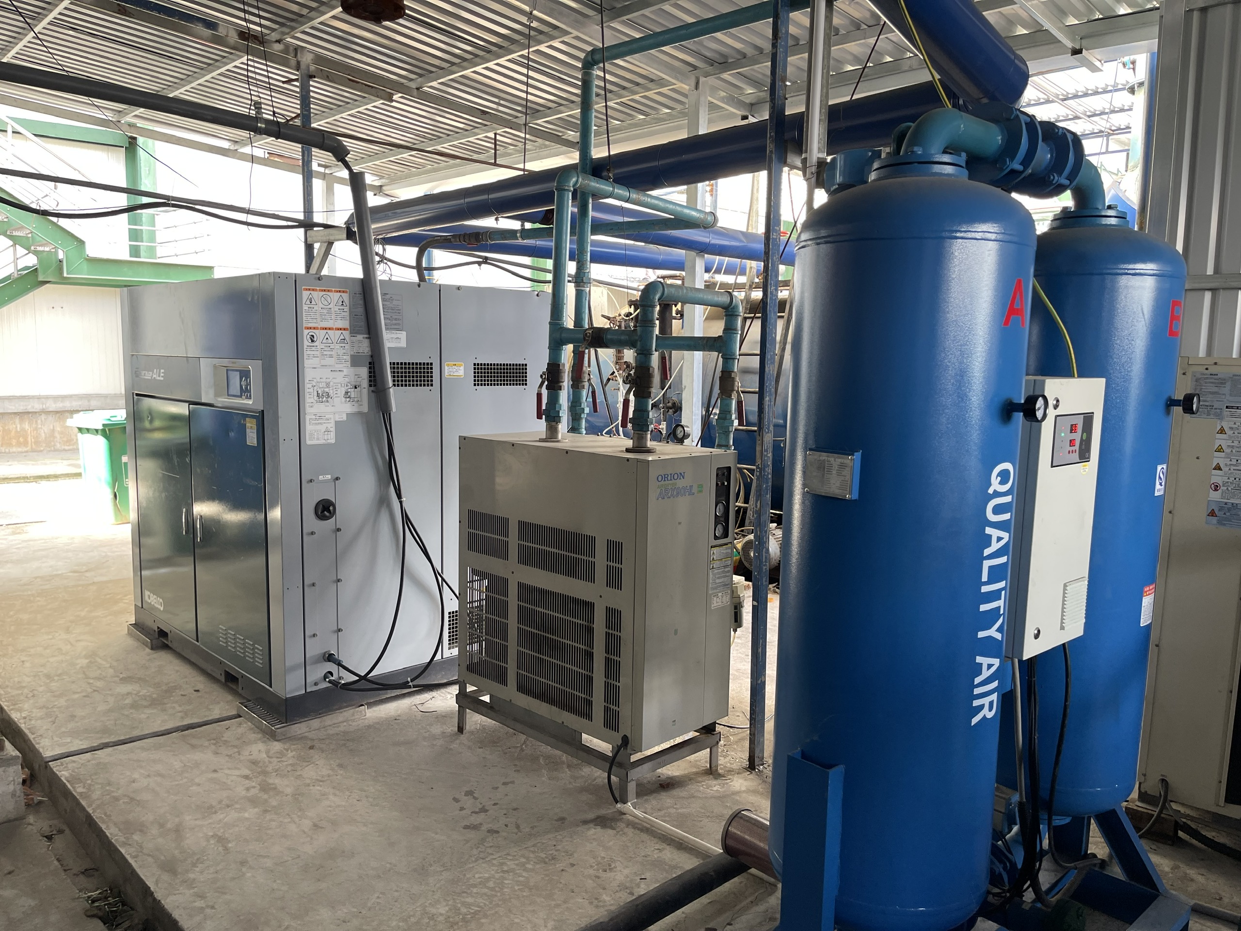 MÁY NÉN KHÍ TRỤC VÍT HITACHI 001 - Copy 1